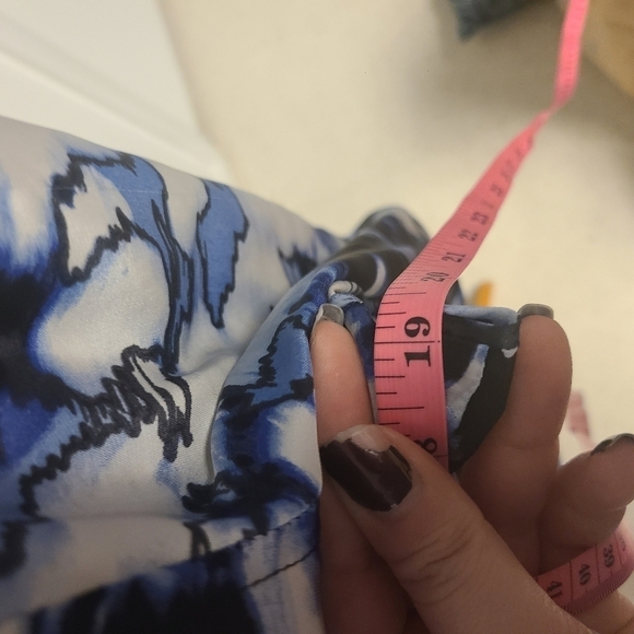 Dressbarn L watercolor button down blouse - Picture 4 of 6